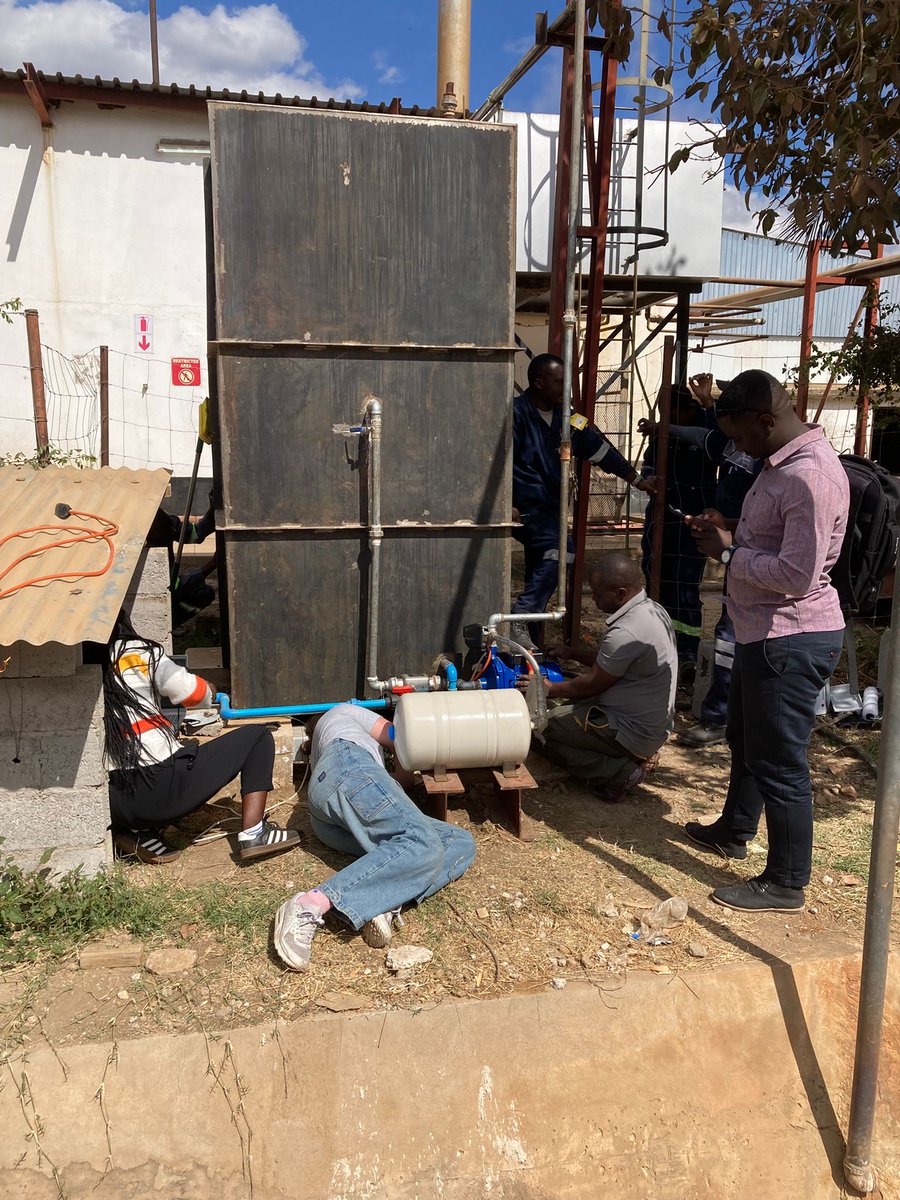 ReheatzSDG's tweet image. How many #REHEATZ team members does it take to collect data? Here, Nchimunya gets temperature measurements from a @tinytag sensor while Eleanor & Derrick connect an @Endress_Hauser flowmeter to a measurement app. @tcdengineering @southern_policy @Irish_Aid @Researchirel