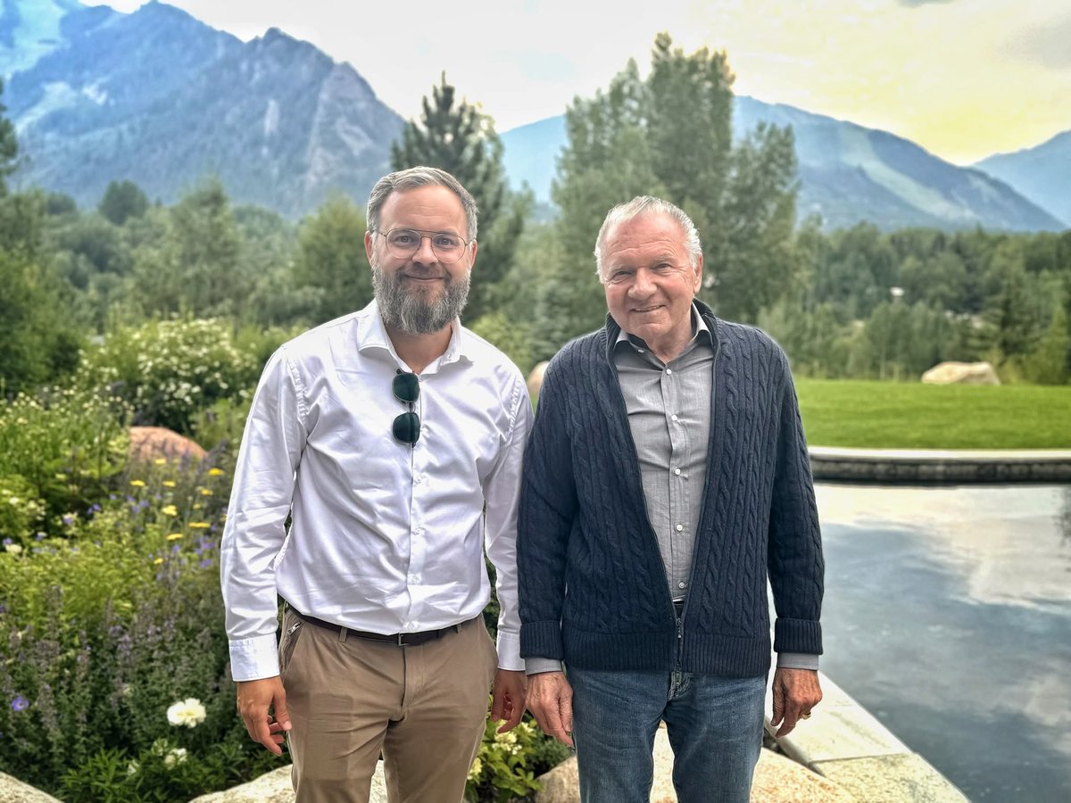 Balázs Orbán, political director of Viktor Orbán met an old friend, Thomas  Peterffy at Aspen security forum. In 2022 Peterffy was trying to convince  Orbán to endorse Ron DeSantis for president. He
