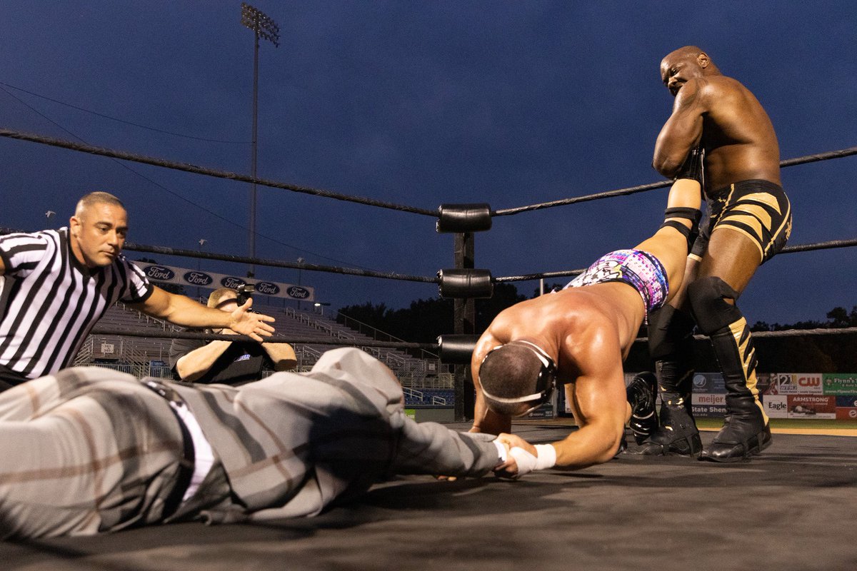 JaredTalksLoud's tweet image. From Saturday! @sladewrestler made @Sheltyb803 pay for putting yours truly in harm’s way for no good reason! @newwrestling1 #SilberCorp #HurtSyndicate @AEW @AEWonTV #NortheastWrestling #WrestlingUnderTheStars @nwa #NWASuperstar
