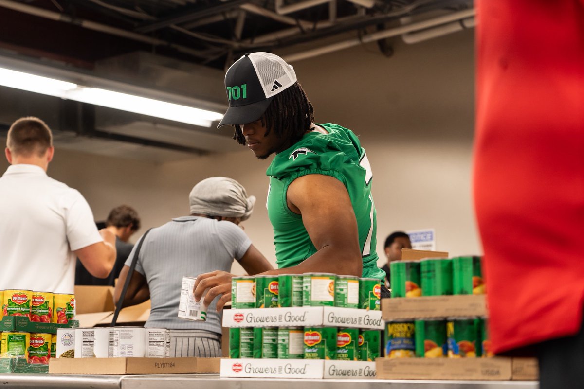 North Dakota Football tweet media