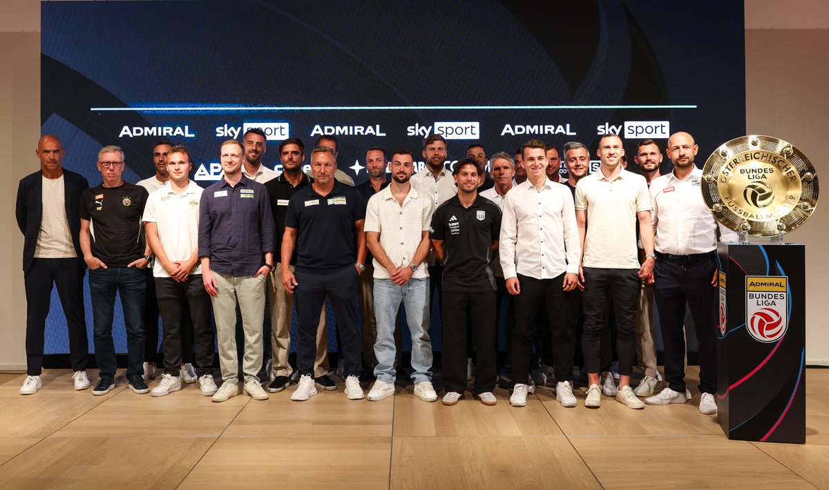 tsv_hartberg's tweet image. Bei der Auftakt-PK der @OEFBL stellten sich heute im Wiener Prater Cheftrainer Manfred Schmid und Kapitän Jürgen Heil den Fragen der Medien. ⚽️
🎤 Stimmen & Bilder vom Event findet ihr jetzt auf unserer Website!
ℹ️ tsv-hartberg-fussball.at/bundesliga-auf…
#admiralbl #forzatsv #nevergiveup