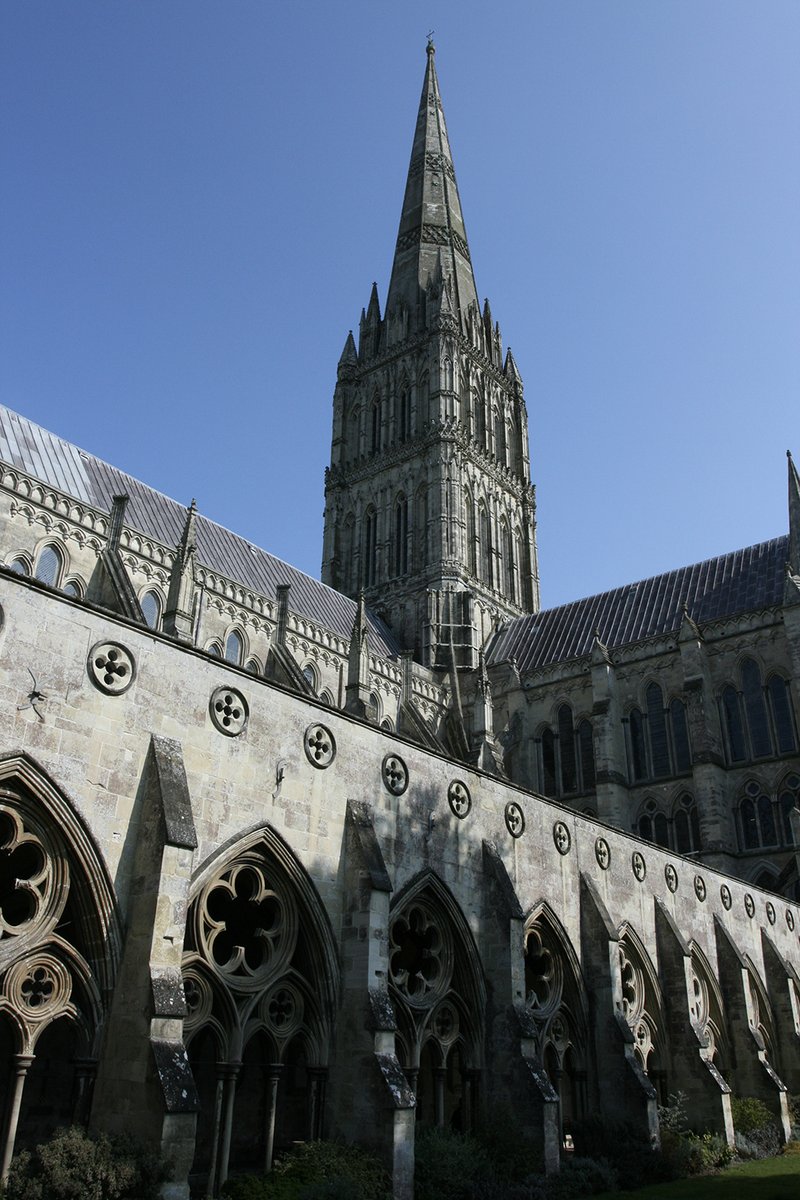 frippofficial's tweet image. RF performed on four consecutive afternoons in the majestic surroundings of Salisbury Cathedral in June, 1997. The 1st of these was released on DGM Live in 2021. We are now adding the 3 remaining performances to complete this series:
dgmlive.com/news/complete-…
