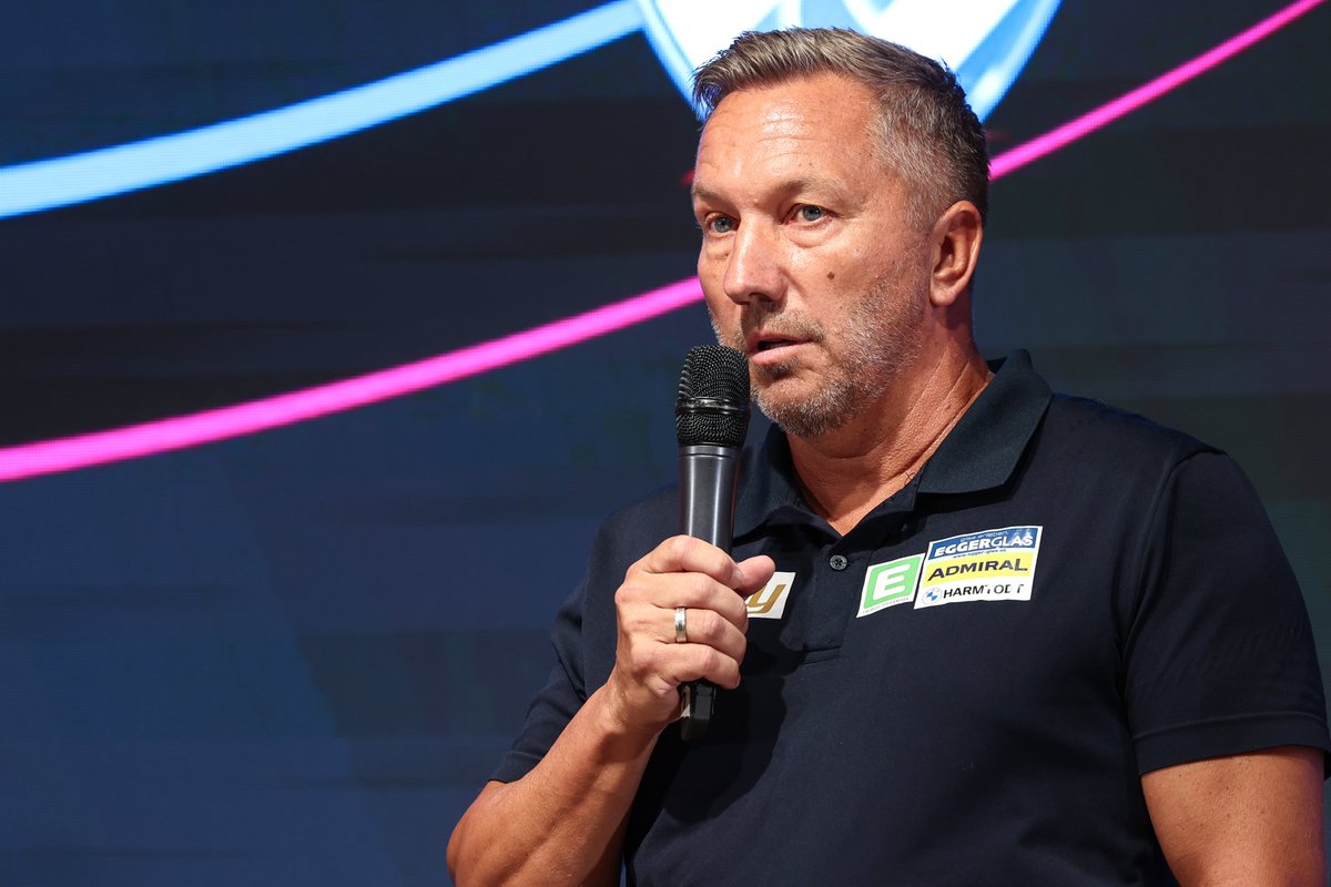 tsv_hartberg's tweet image. Bei der Auftakt-PK der @OEFBL stellten sich heute im Wiener Prater Cheftrainer Manfred Schmid und Kapitän Jürgen Heil den Fragen der Medien. ⚽️
🎤 Stimmen & Bilder vom Event findet ihr jetzt auf unserer Website!
ℹ️ tsv-hartberg-fussball.at/bundesliga-auf…
#admiralbl #forzatsv #nevergiveup