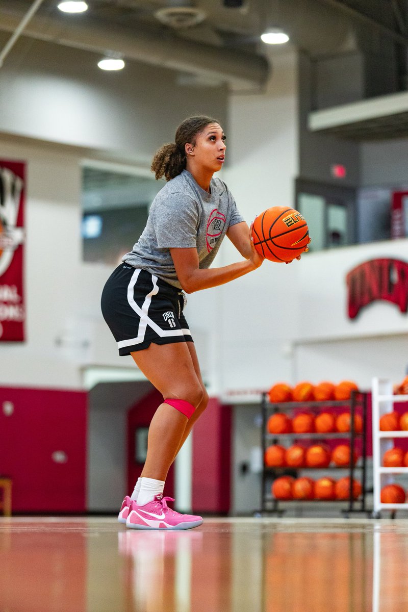 UNLVLadyRebels's tweet image. 𝑮𝒆𝒕 𝒕𝒐 𝑲𝒏𝒐𝒘 𝒕𝒉𝒆 𝑳𝒂𝒅𝒚 𝑹𝒆𝒃𝒆𝒍𝒔!🏀
One of the top players on the West Coast, the 2024-25 CVP Section Player of the Year - @AlexisSwillis! Swillis, a true center with physicality and skills on the interior is ready to make her mark in a Lady Rebel uniform!