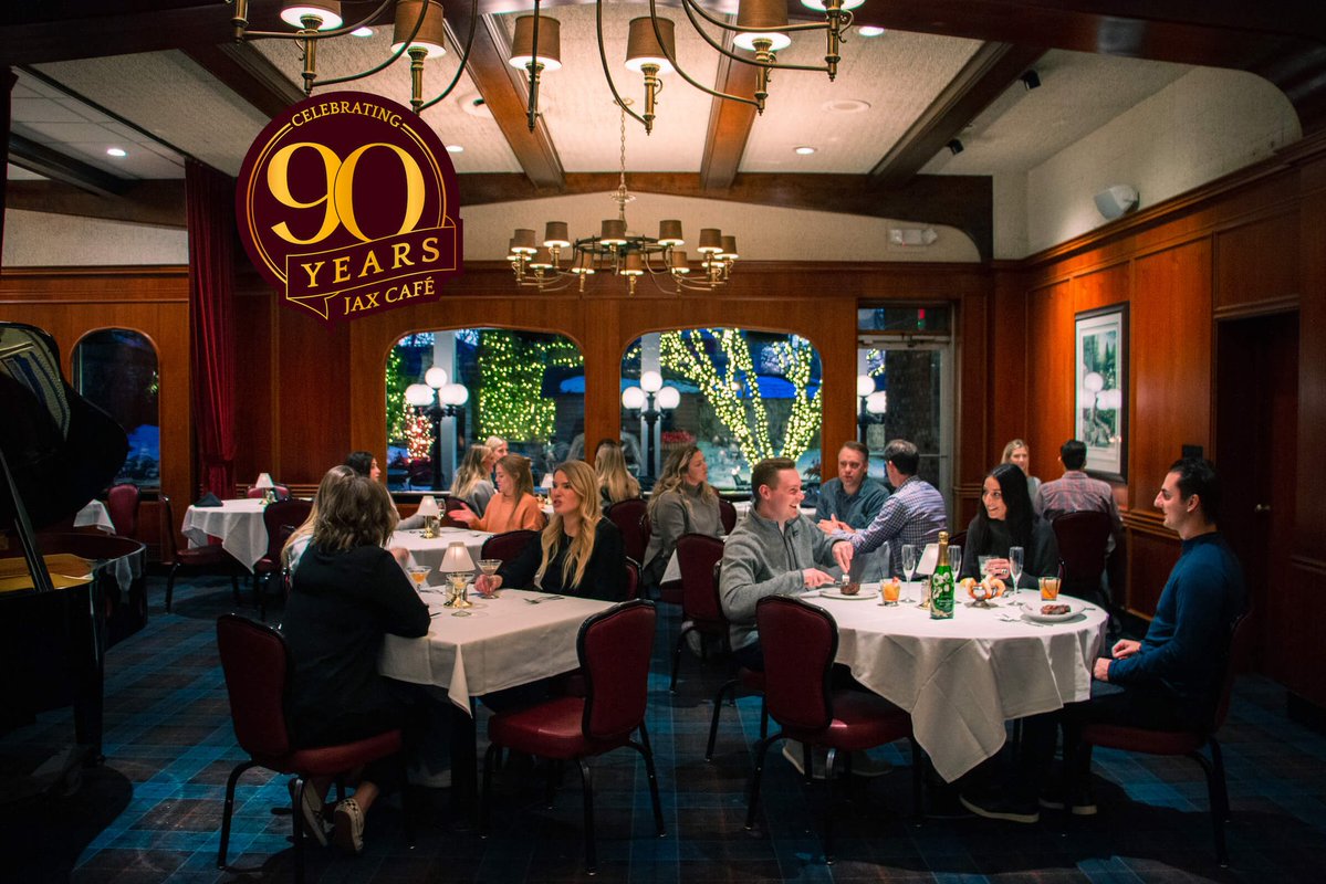 PairAndSparePod's tweet image. Episode 103 presented by @JaxCafe
@Gaardsy, @chipscoggins, and @RyanBurnsMN discuss:
- The new projected athletic budget for 2025
- Media Day season is upon us
- A special promo at Jax for listeners only!
Podcast: linktr.ee/PairAndASpareP…
YouTube: youtu.be/r8BI5QehFeU?si…