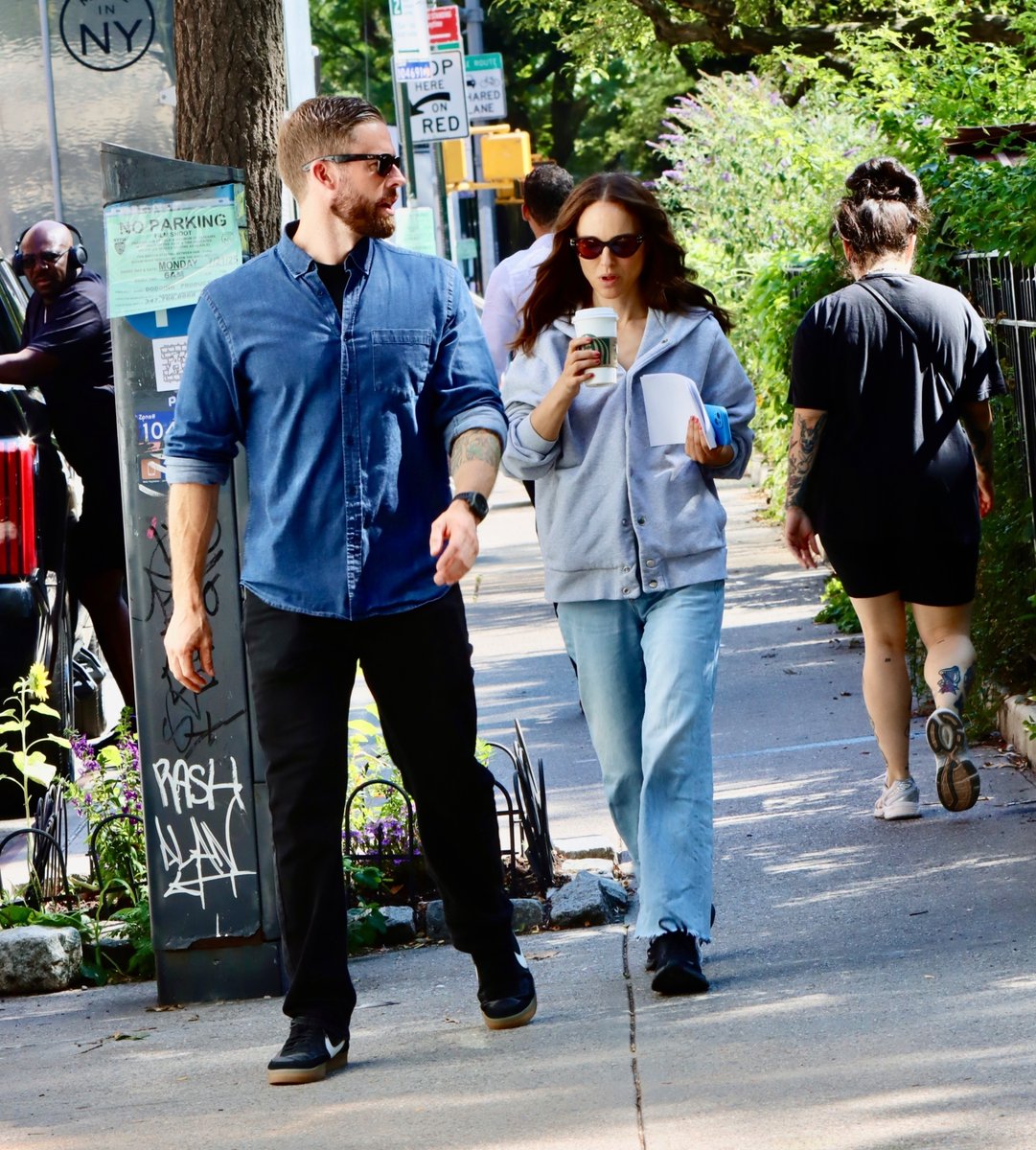 nportmanonline's tweet image. Natalie Portman on the set of new rom-com "Good Sex" in New York City.