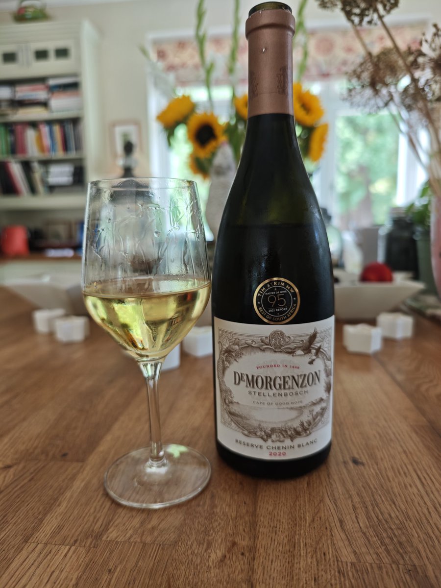 CharlesNF_no2's tweet image. Not usually a 14% white drinker at all. But this Chenin is big, fruity and hides the alcohol very well.... Very nice drop
