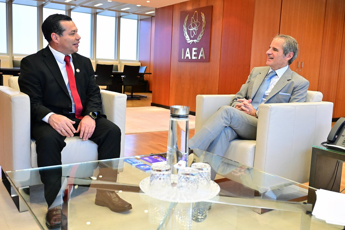 rafaelmgrossi's tweet image. With 100% of its electricity coming from renewables, Paraguay is already a carbon-neutral power producer. Good exchange with 🇵🇾 @ANDEOficial’s President @FelixSosaPy on @IAEAorg’s readiness to support the country’s exploration of nuclear energy as demand grows.