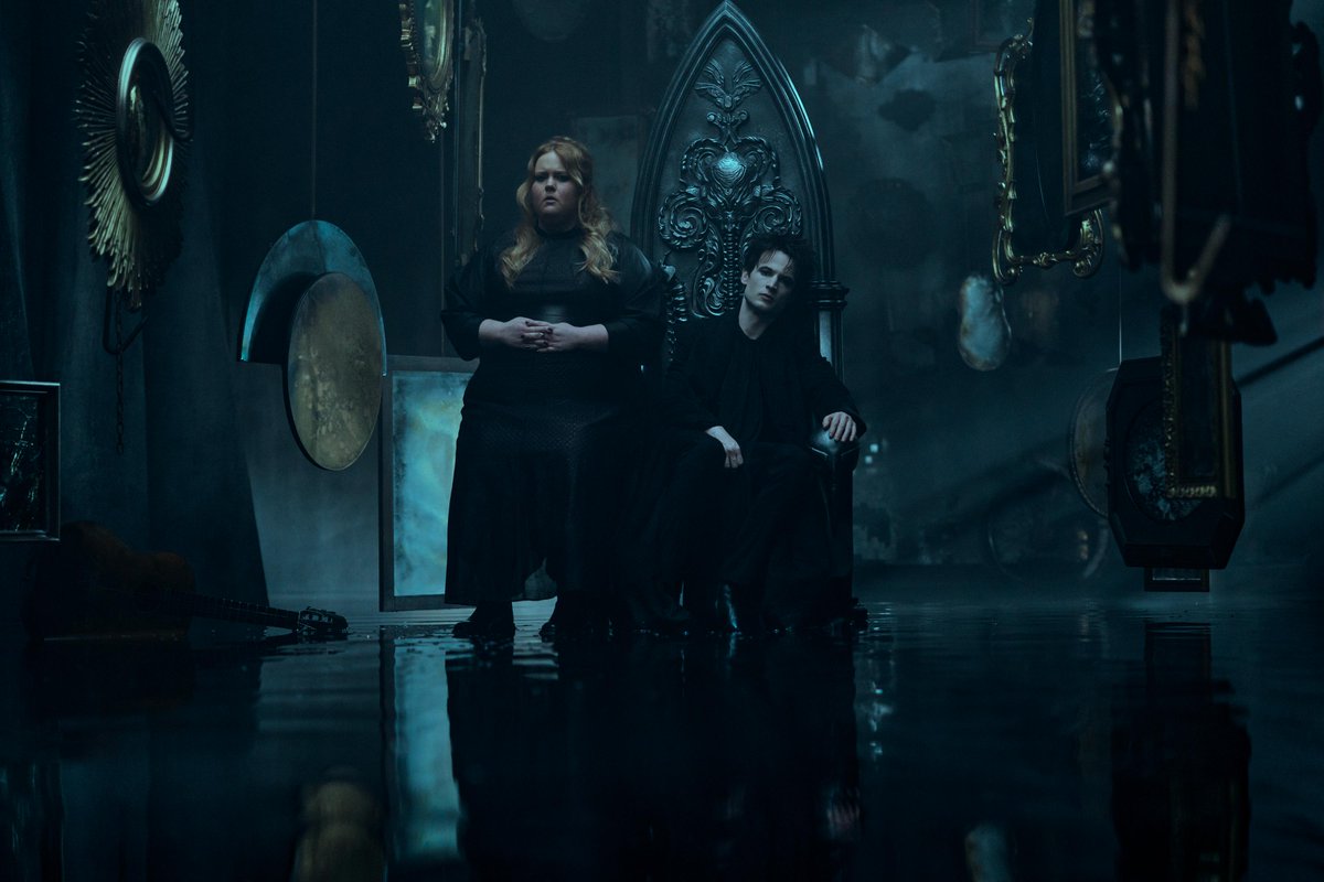 Netflix_Sandman's tweet image. Every Dream has a bit of Despair. See your favorite siblings gather once more in The Sandman Season 2 Vol. 2 coming in THREE DAYS.