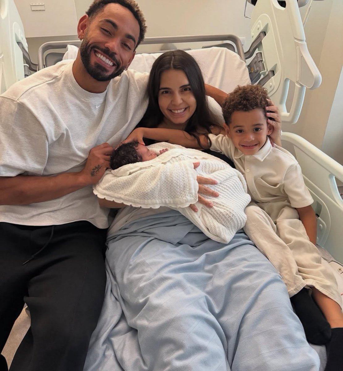 AmorimBalll_'s tweet image. Congratulations to Matheus Cunha and his wife on the birth of their daughter. โค๏ธ