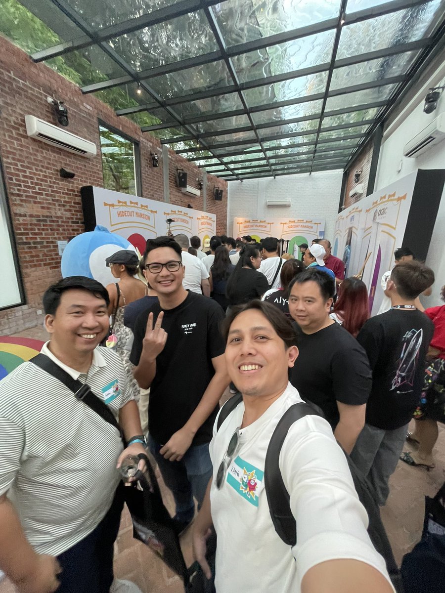 Was a nice event from <a href="/pudgypenguins/">Pudgy Penguins</a> <a href="/pudgymalaysia/">Pudgy Penguins Malaysia 🇲🇾</a> 🔥

ketemu mas <a href="/WanIqbal/">#1 Iqbal</a> &amp; Koh Andrew (Founder of <a href="/mobee_id/">Mobee</a> ) juga✨