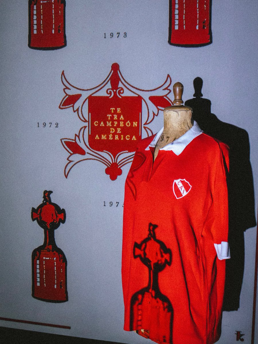 Store_CAI's tweet image. Reviví la gloria eterna con la réplica tejida de la camiseta histórica de la Libertadores ‘75 🇦🇹

Conseguila en tiendas y últimas unidades independientestore.com.ar
