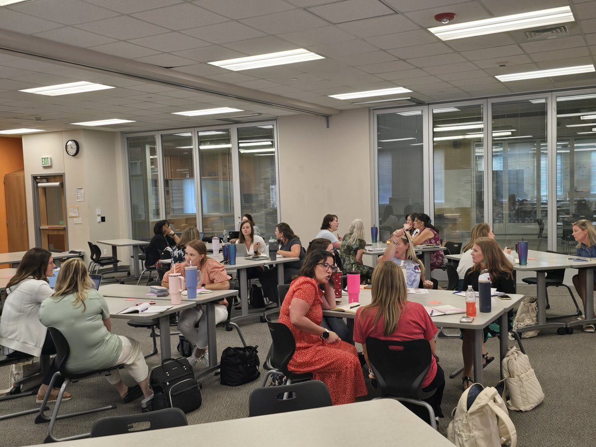 Waltmon_LISD's tweet photo. Lucky to lead alongside strong women! Learning to break habits that hold us back! #LeadCon25 https://t.co/QuCuzQk32w