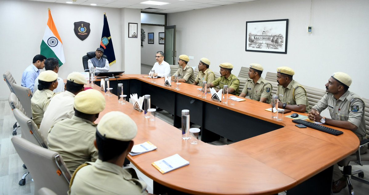 BPRDIndia's tweet image. 11 Assistant Superintendents of Jail (Grade-1) of Tamil Nadu, Kerala and Karnataka, undergoing Basic training at Academy of Prisons and Correctional Administration (APCA), Vellore visited BPR&D HQ, New Delhi,today on a Study tour and interacted with the Senior Officers.