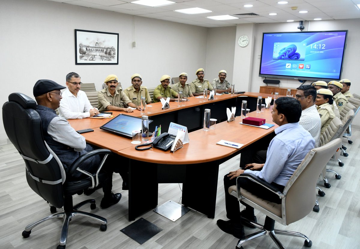 BPRDIndia's tweet image. 11 Assistant Superintendents of Jail (Grade-1) of Tamil Nadu, Kerala and Karnataka, undergoing Basic training at Academy of Prisons and Correctional Administration (APCA), Vellore visited BPR&D HQ, New Delhi,today on a Study tour and interacted with the Senior Officers.