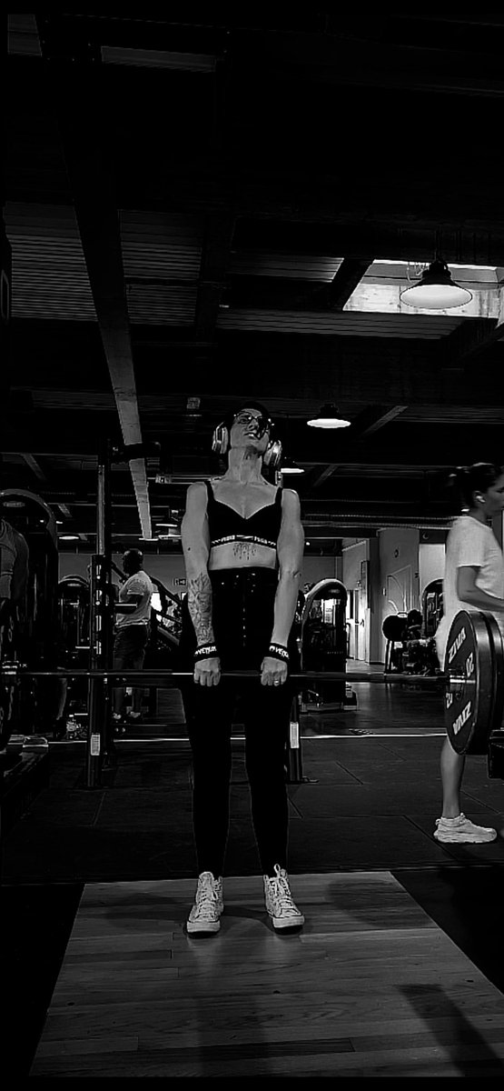 PtiMarshmallow's tweet image. Soulever de terre 80 KG 🔥
Prochain objectif les 100 KG !!!!!

#muscu #musculation #sport #hard #training #nopainnogain #tryhard #womensfight #womenmuscu