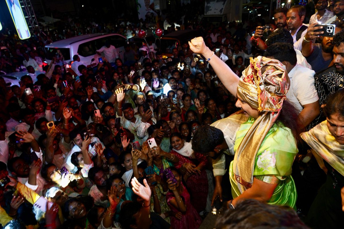 OfficeOfKavitha's tweet image. ఉప్పుగూడ బంగారు మైసమ్మ తల్లి బోనాల ఉత్సవంలో పాల్గొన్న ఎమ్మెల్సీ @RaoKavitha