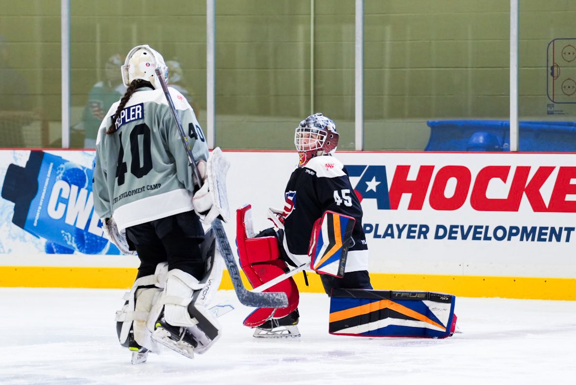 usahockey's tweet image. Goalie Nation putting in some work this morning at Girls National 16/17 Camp, driven by @AAAClubAlliance! 🥅 👊 #USAHPDC