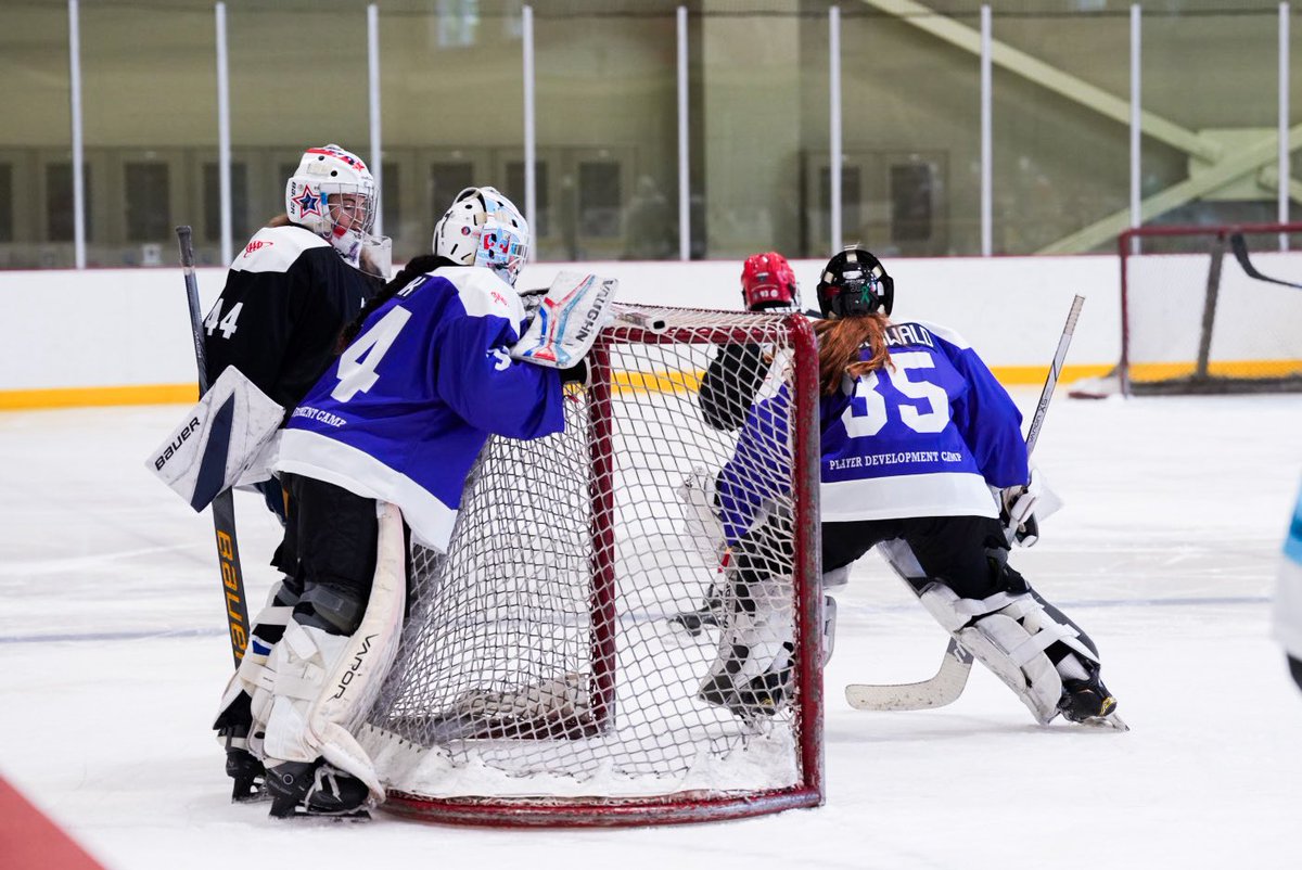 usahockey's tweet image. Goalie Nation putting in some work this morning at Girls National 16/17 Camp, driven by @AAAClubAlliance! 🥅 👊 #USAHPDC