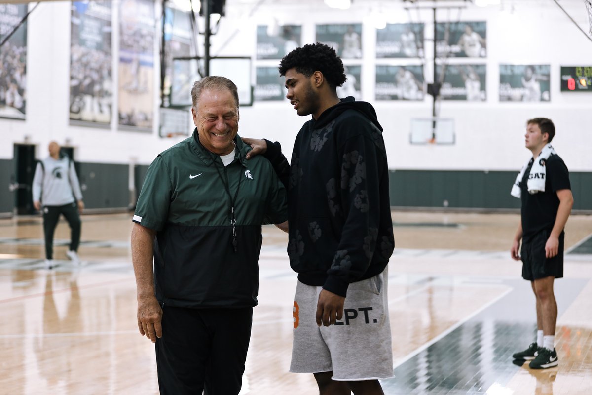 MSU_Basketball's tweet image. Familiar face at practice today 💚 💚