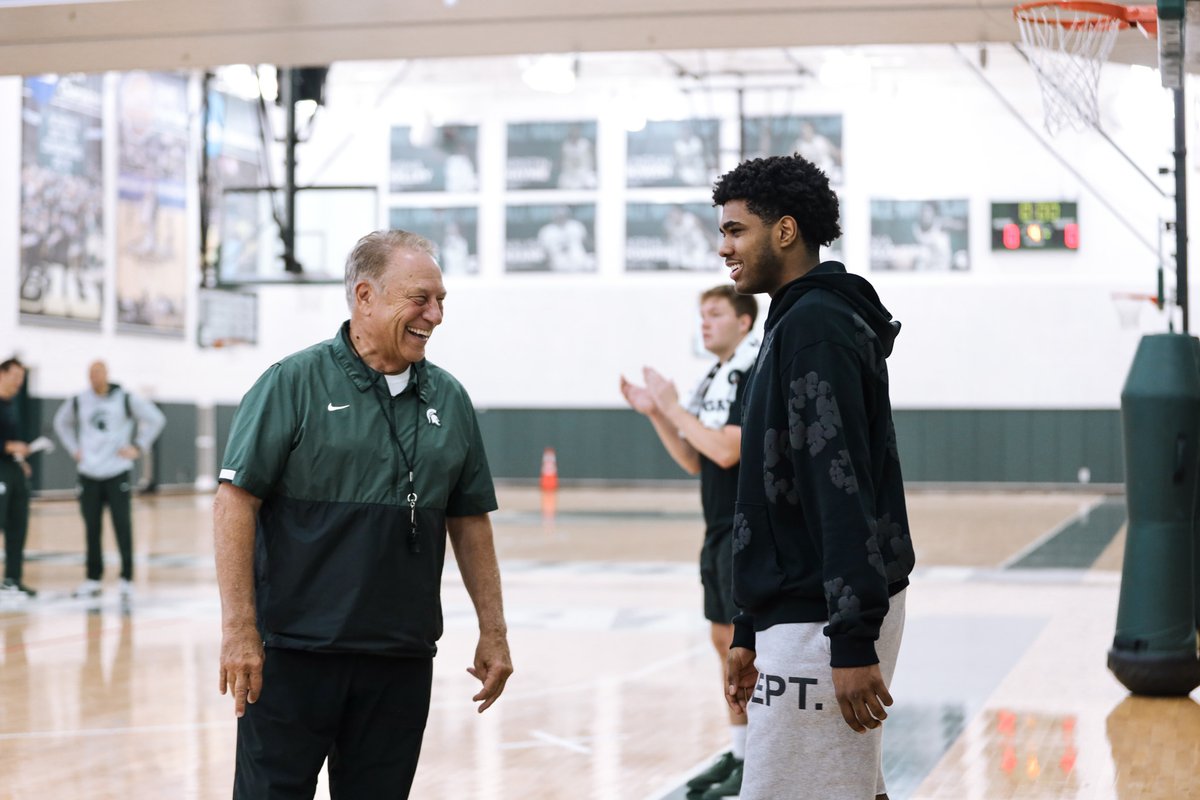 MSU_Basketball's tweet image. Familiar face at practice today 💚 💚