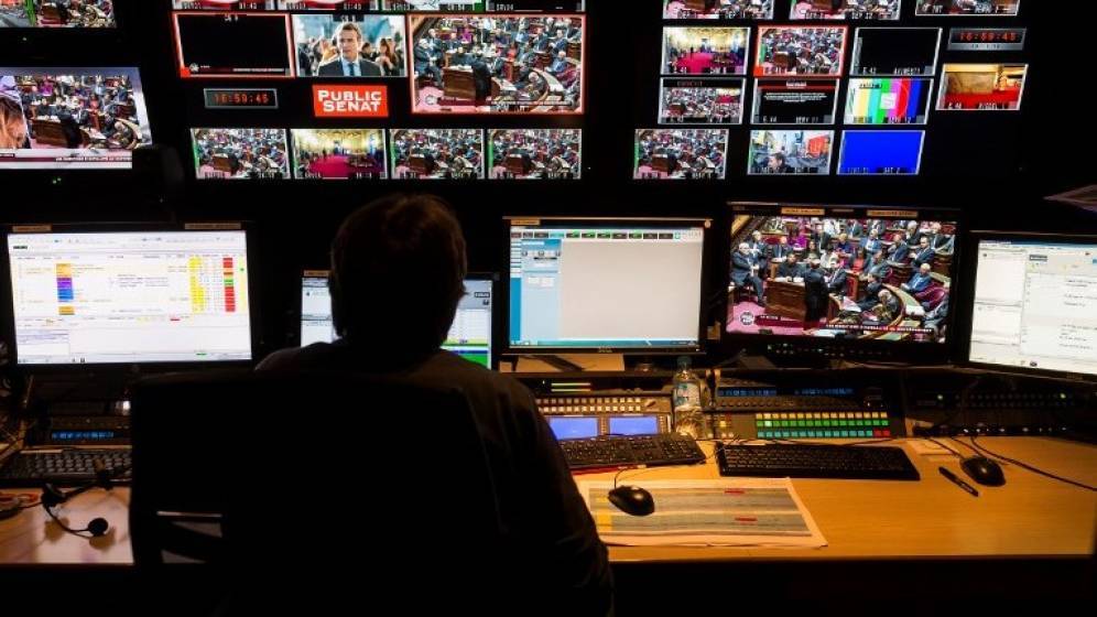 ojim_france's tweet image. 🔴Crise économique, perte de confiance des citoyens… Reporters sans frontières s'inquiète des "menaces" pesant sur l'audiovisuel public au sein de l’UE et appelle à un sursaut pour réinventer le service public.
L'ONG suggère de taxer les plateformes numériques pour le financer.