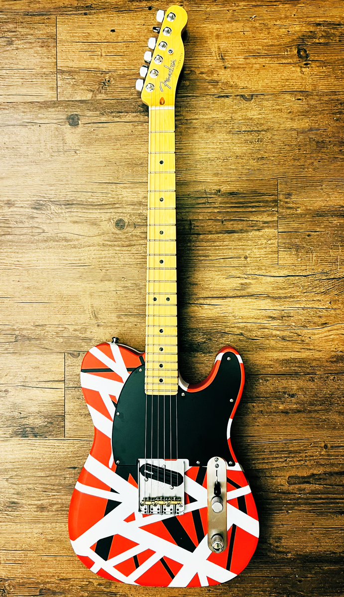 AmericanGwyn's tweet image. I built an Eddie Van Halen-style Telecaster.
(Fender USA neck, alder body, locking tuners, Greer Amps Neckplate, Dimarzio Super Distortion T humbucker).