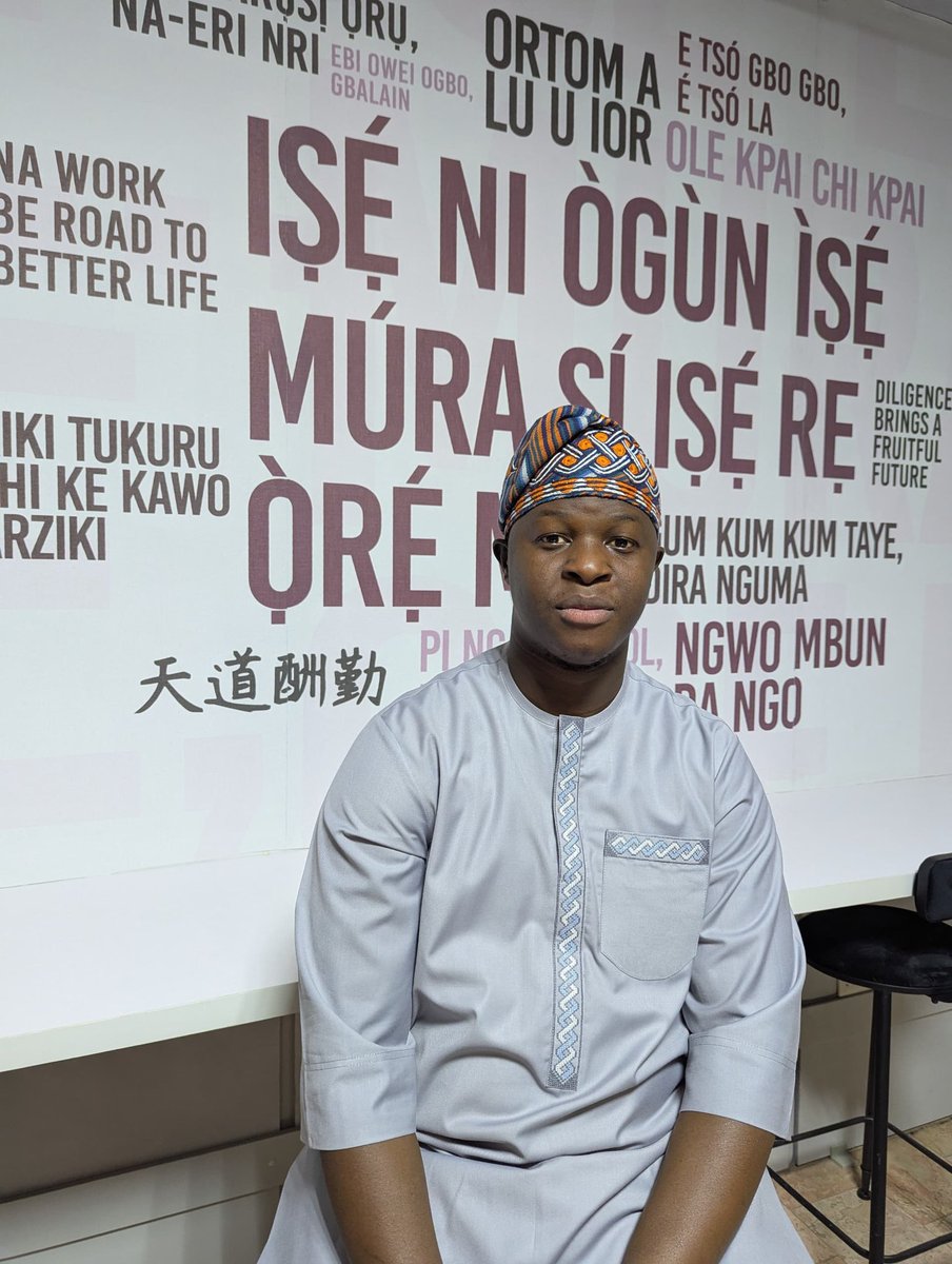 ibngafar's tweet photo. Who says native &amp; Gobi are for Fridays and owanbe: How I showed up at work today 😎

(Whisper: literally how I show up all day of the week to work 😅)

Cap: @onigobi https://t.co/g89yaYDFod