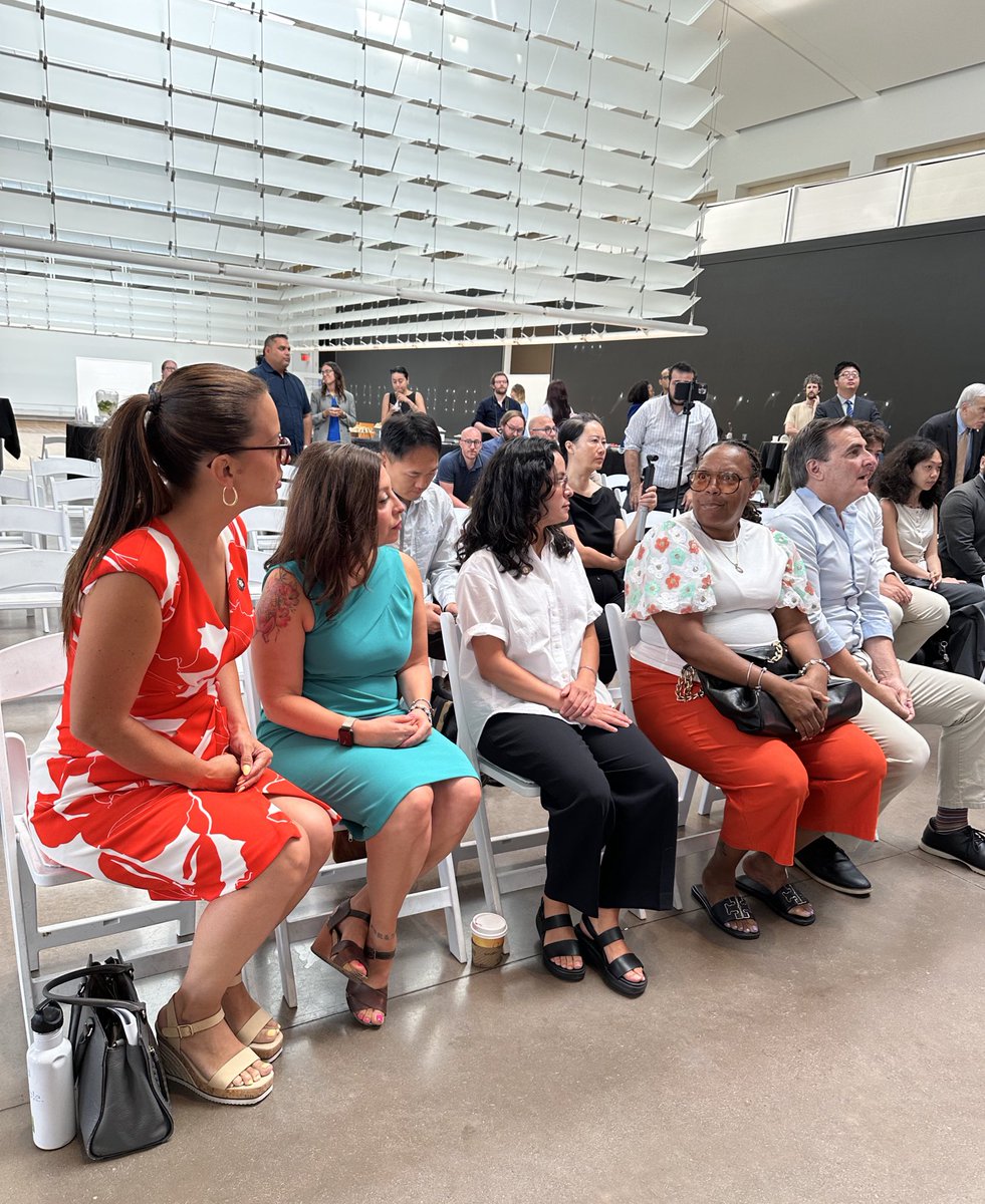 ValdezAssembly's tweet image. Proud to stand alongside the Queens delegation to celebrate the state’s $8.5M investment in the Queens Museum! This money will create the borough’s first children’s art museum + fund transformative upgrades that will make the Museum an even more dynamic and vital gathering place.