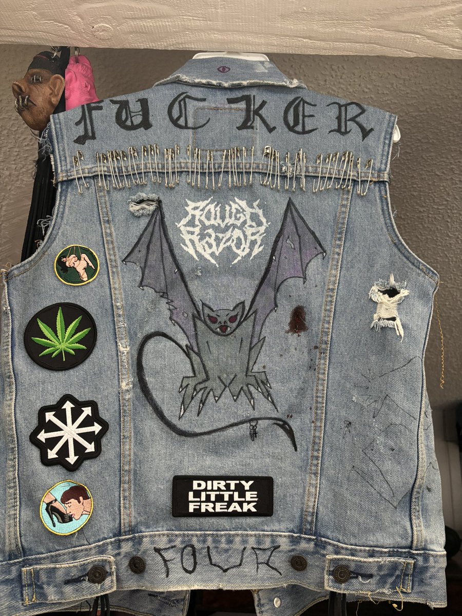 ivanftp's tweet image. Dirty little freak