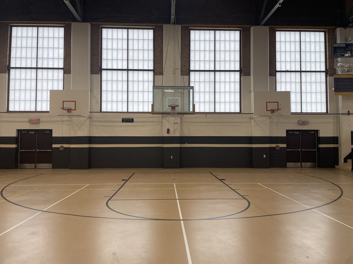 AdotCam_24's tweet image. Where in the gym are you? @gym_picker 

The Pit @AontheMTN_Hoops 

📍Austin High School - El Paso, TX