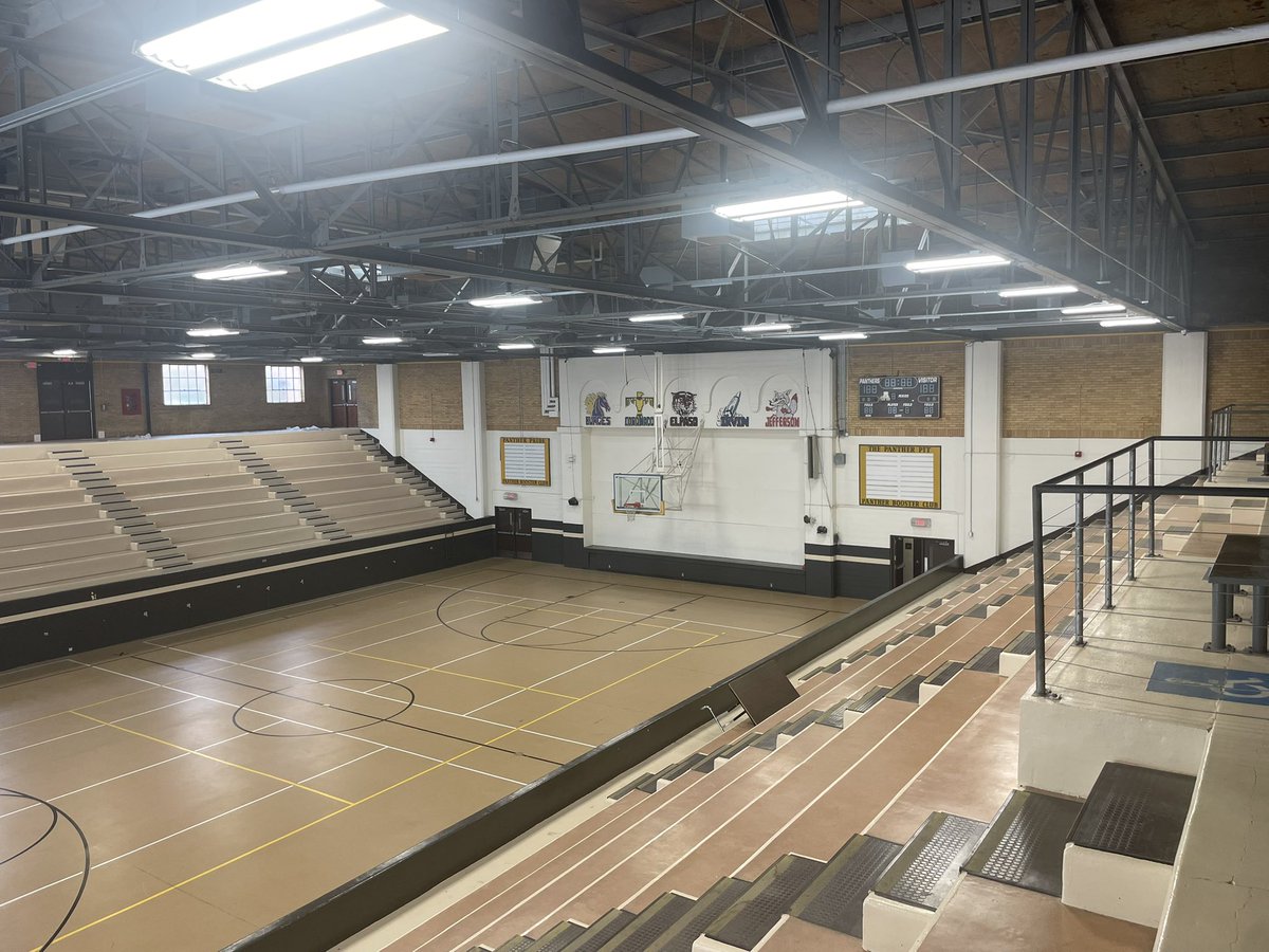 AdotCam_24's tweet image. Where in the gym are you? @gym_picker 

The Pit @AontheMTN_Hoops 

📍Austin High School - El Paso, TX
