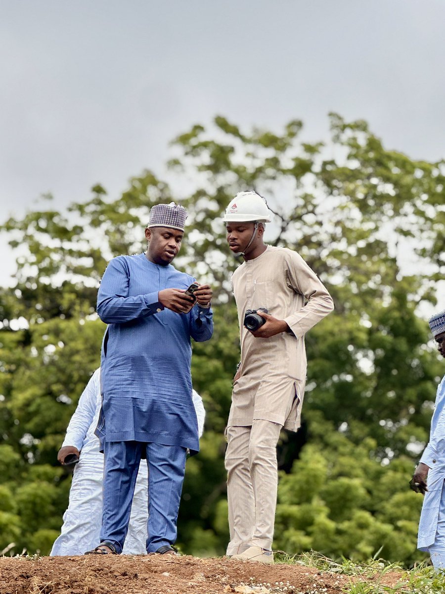 MusaGwary's tweet image. Construction begins on Abuja Marina Towers — a landmark joint venture between Abuja National Mosque & Thinklab Group! 🏗️🌆
10 eight-storey towers rising near the iconic Mosque, blending modern design with Islamic values. Chairman Dr. Sa’id Kori led today’s site inspection.