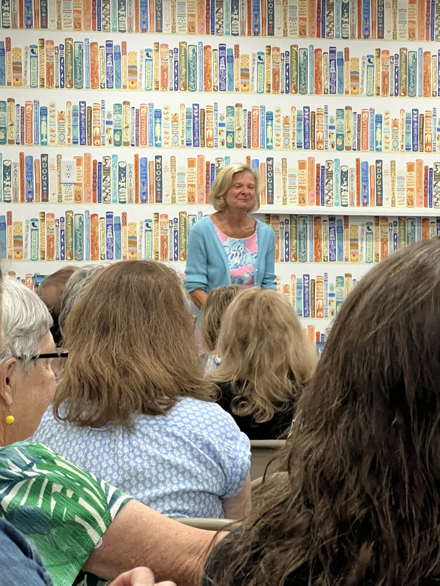 LisaScottoline's tweet image. Thanks to everyone in Orlando who came out for THE UNRAVELING OF JULIA tour event and big thanks to Lauren and the great staff at @WritersBlockWP!