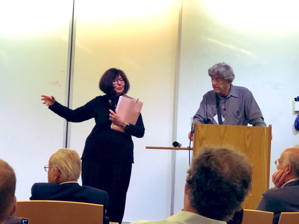 RupeiXu's tweet image. Historic reunion of the three legendary figures who invented the BSS machine: @BlumLenore, Michael Shub and Steve Smale! @SimonsInstitute #SimonsLive #Smale95