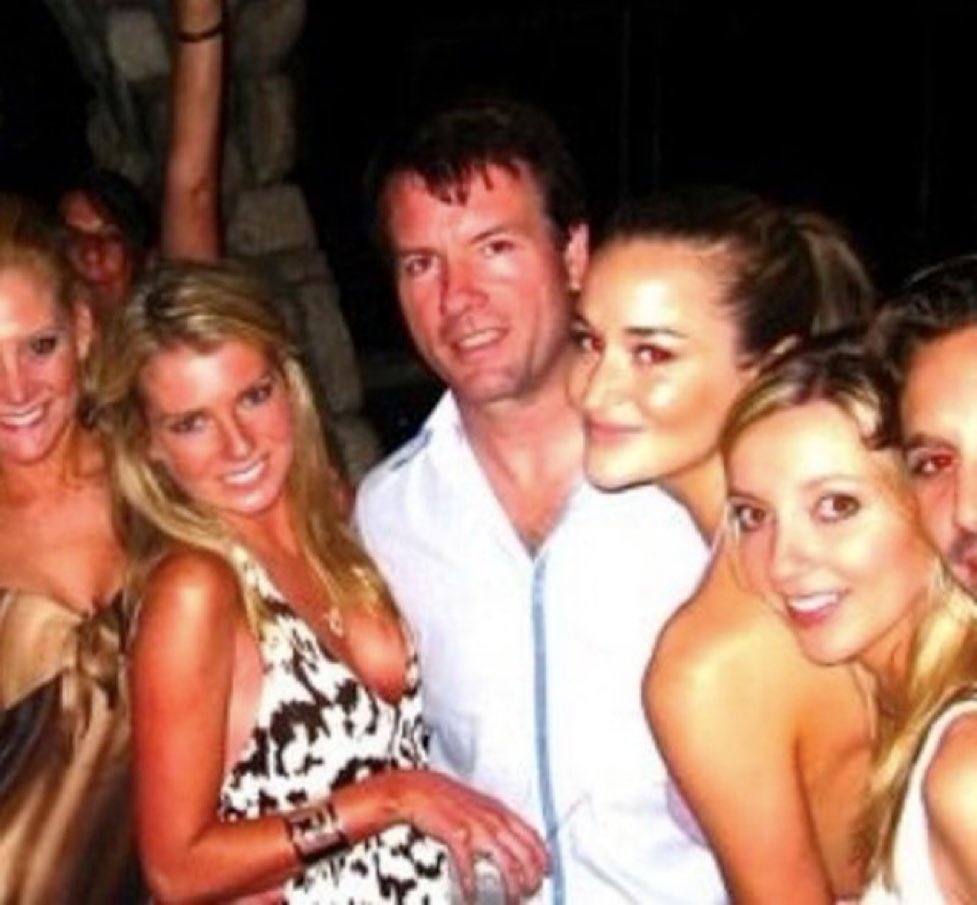 BoringBiz_'s tweet image. That one friend who bought crypto through the 2022 lows