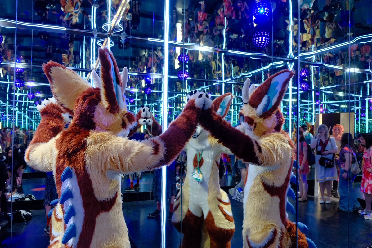 CoVahr_Fox's tweet image. Who wants to join the FoxDerg Cult for Awoostria? We can summon monsters all the time in the Fox circle!