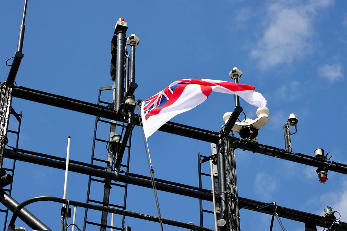 UKForcesTracker's tweet image. RFA Stirling Castle has been transferred to the Royal Navy as HMS Stirling Castle.
This will allow the ship to become fully crewed to continue developing uncrewed mine countermeasures capability.
(Src/img: @HMS_Str_Castle)
