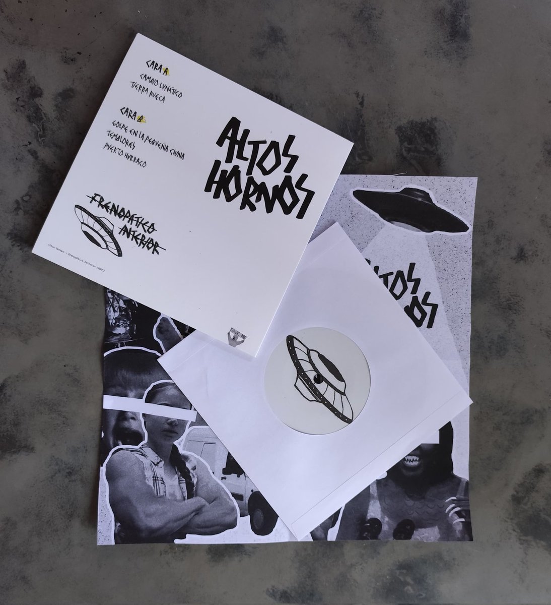 altisimoshornos's tweet image. Nos congratula anunciar que ya tenemos en nuestras manos los 7" de Frenopático Interior.

Ep autoeditado y diseñado de principio a fin por la banda con un sonido impecable.

Lo tenemos a la venta en mano, en conciertos y por Bandcamp.

👽👽👽

altoshornos.bandcamp.com/album/frenop-t…