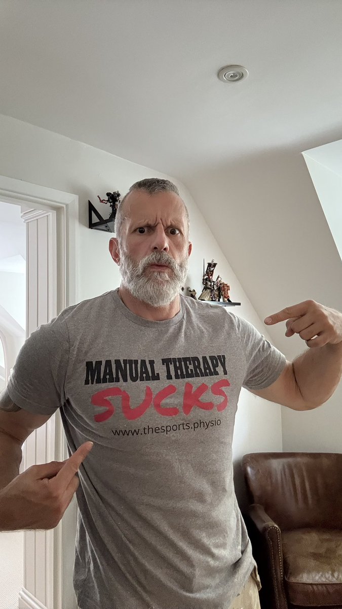 AdamMeakins's tweet image. Exercise is KING 👑
Manual therapy SUCKS 😮
Get your Sports Physio merch here… thesportsphysio.teemill.com/collection/all…