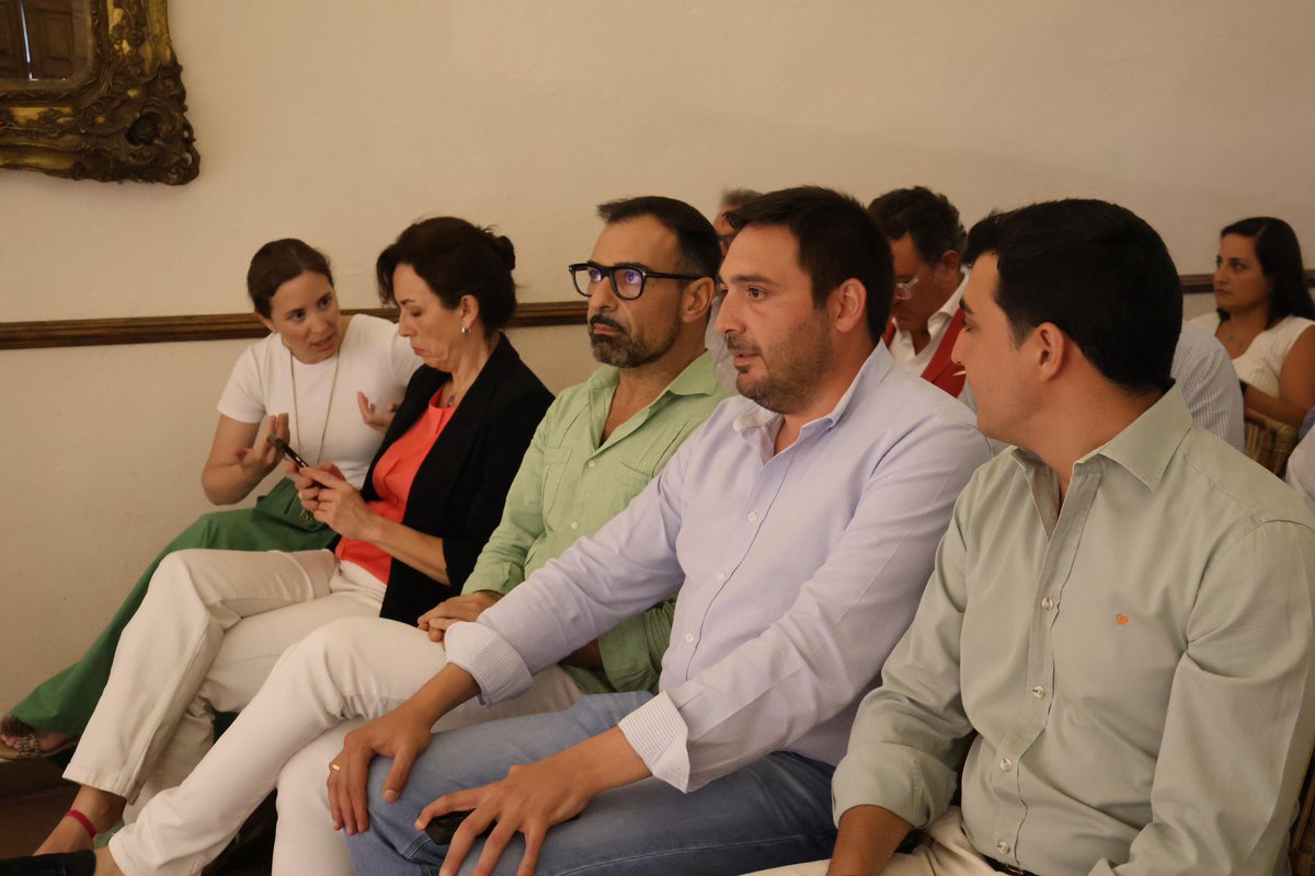 🔵 Cerramos curso político con la reunión del Comité Ejecutivo Provincial del PP de Córdoba.

Balance, análisis y nuevos retos, pero siempre al servicio de los cordobeses.

#CordobaAvanza