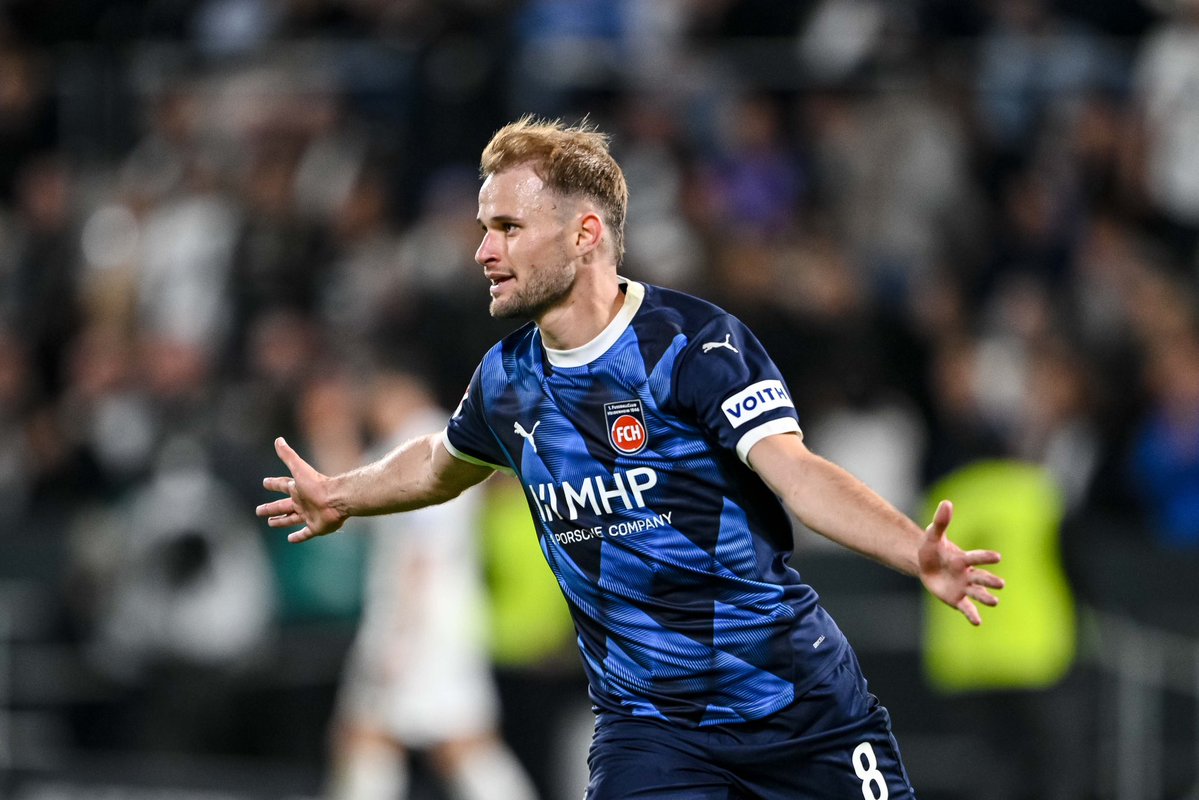 berger_pj's tweet image. 🔴⚪️ Der 1. FC Köln hat großes Interesse an Leo Scienza (26/🇧🇷). Bei Kessler und Kwasniok steht der Brasilianer weit oben auf der Liste. Gespräche mit der Spielerseite und Heidenheim haben bereits stattgefunden. 🐐
Aber: FCH hat gewisse Preis-Vorstellungen, die für den #Effzeh…