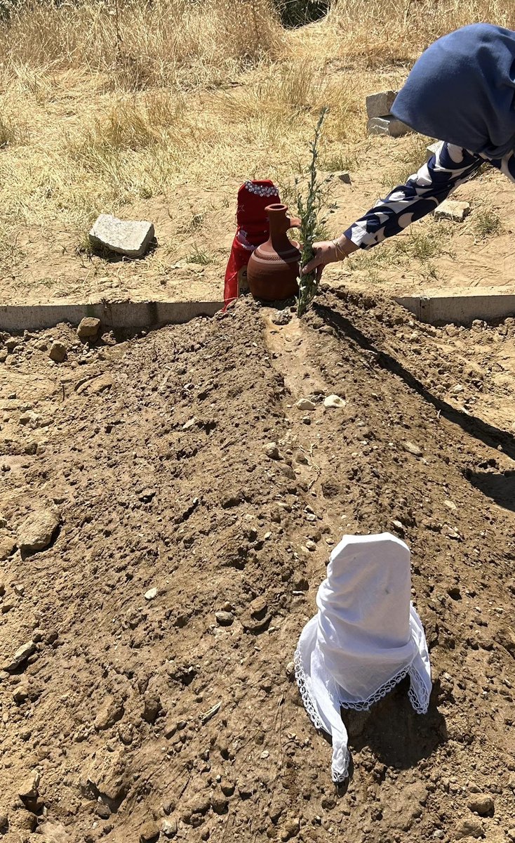 Bugün son görevimizi yaptık. Ama ateş düştüğü yeri yakıyor. Nurlar içerisinde uyu güzel insan. Rabbim hiçbir anne babaya evlat acısını yaşatmasın. #EsenGök