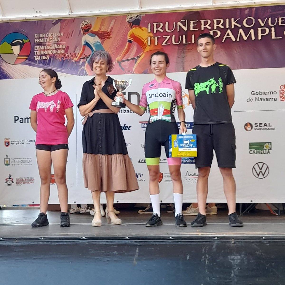 Irati Arangurenek Iruñerriko itzuliko hirugarren etapa irabazi du eta bigarren urtez Sailkapen orokorra ere.
Zorionak ekipo!!!