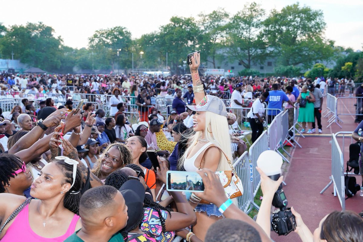 nycgov's tweet image. Brooklyn’s own Fabolous lit up the stage as the headliner of Sunday’s free Rise Up NYC concert at Wingate Park!
This year’s edition of Rise Up NYC kicked off on Saturday with Beenie Man and will feature performances across all five boroughs through August 17.