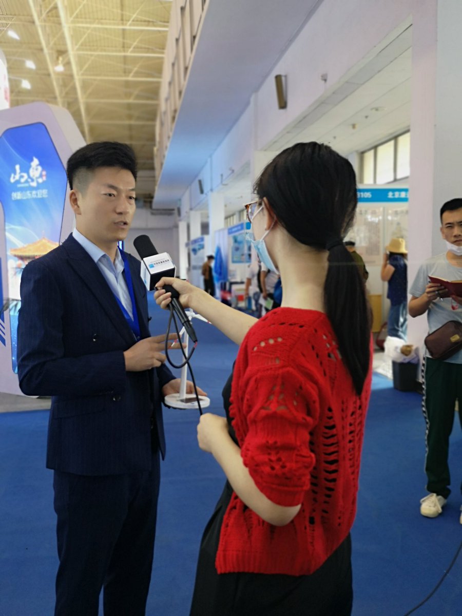 这大叔是哪位啊，好像看过视频忘了在哪看的了