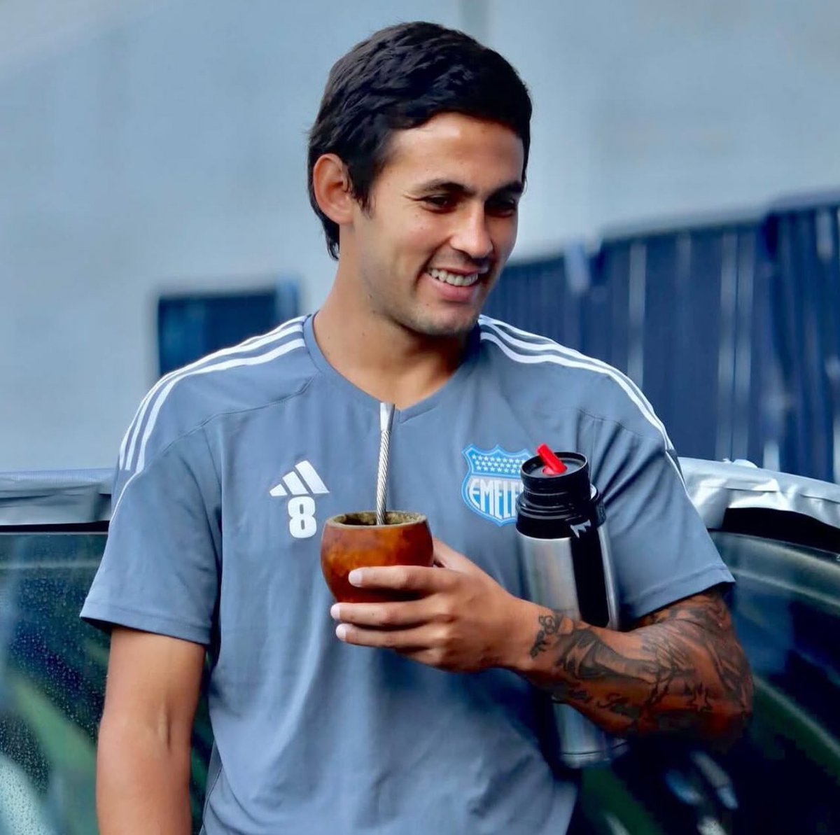 Miguel París (@soymiguelparis) on Twitter photo “Hoy yo ya firmaría los papeles y todo con Emelec 🇪🇨. Calculo que el miércoles o jueves tendría que estar viajando”.
📌 Marcelo Meli 🇦🇷, sobre su llegada a Colombia, en entrevista con <a href="/RonaldPin_/">Ronald Pin</a> “Hoy yo ya firmaría los papeles y todo con Emelec 🇪🇨. Calculo que el miércoles o jueves tendría que estar viajando”.
📌 Marcelo Meli 🇦🇷, sobre su llegada a Colombia, en entrevista con <a href="/RonaldPin_/">Ronald Pin</a>