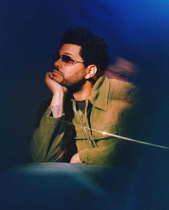 SiteTheWeekndBR's tweet image. APENAS ELE! The Weeknd estende o recorde como o artista com mais músicas acima de 2 bilhões de streams no Spotify, agora com 8 no total! ⭐