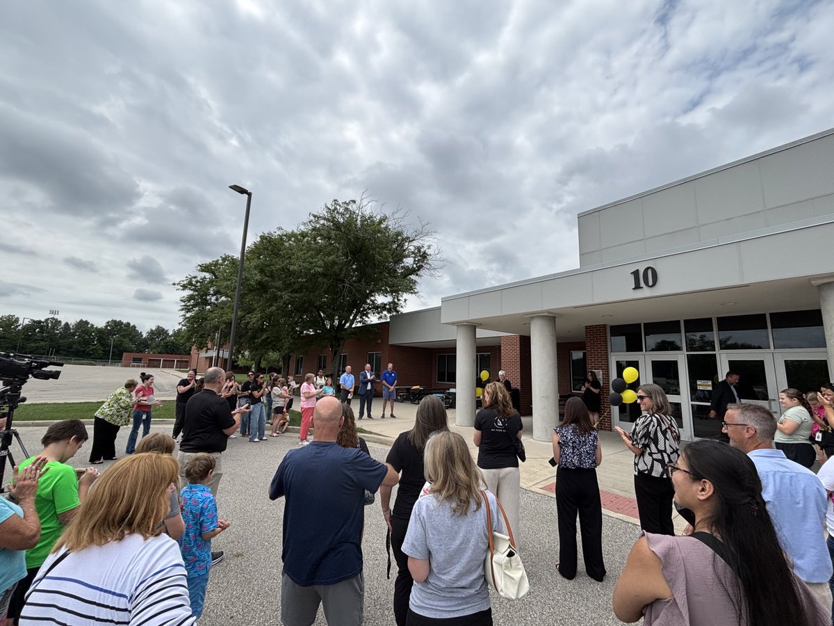 AvonSupt's tweet image. Ribbon cutting for Evergreen Elementary. This school has been a middle, intermediate and now a K-5 elementary school. A great learning environment!