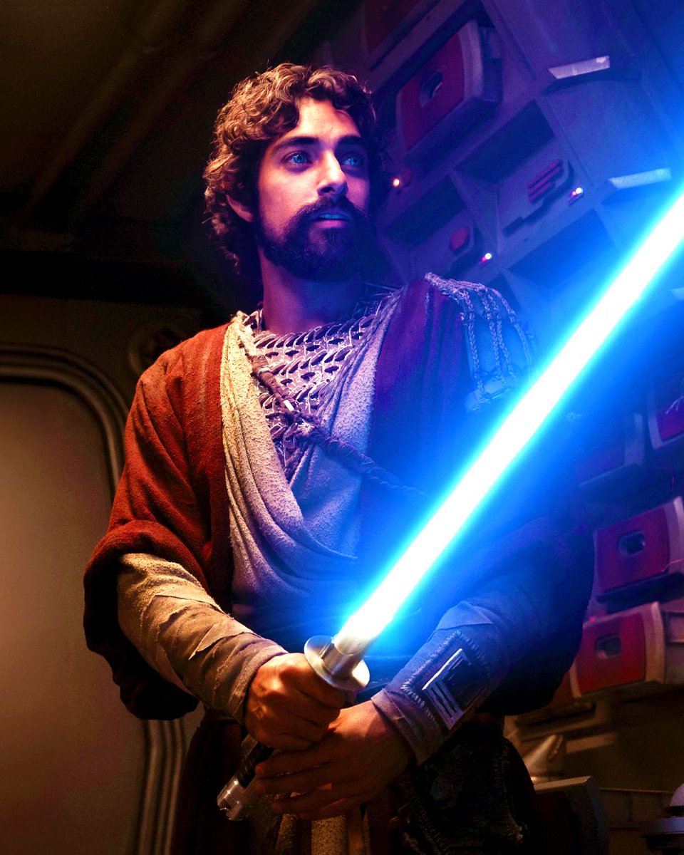 StarWars_Direct's tweet image. #Ahsoka star Eman Esfandi has shared a new video showing off his lightsaber training for Season 2! Watch: thedirect.com/article/star-w…